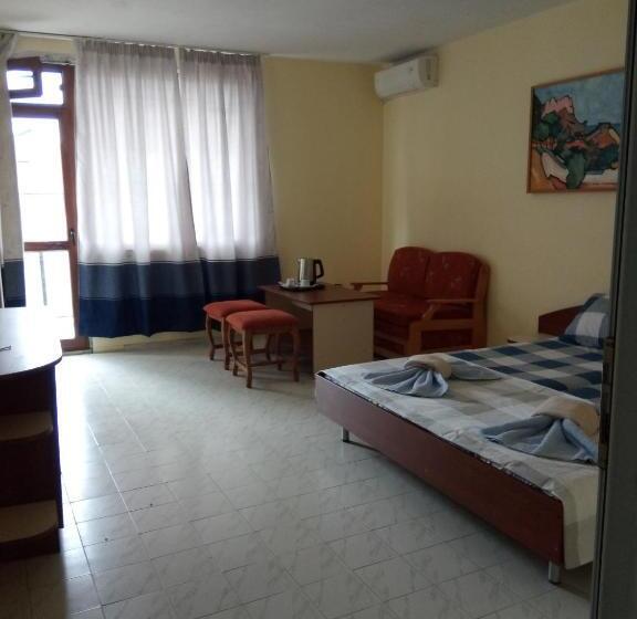 家庭间, Guesthouse Oasis