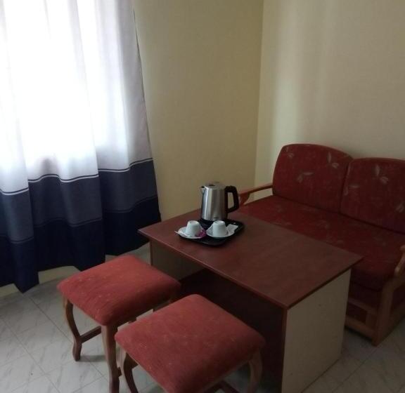 家庭间, Guesthouse Oasis