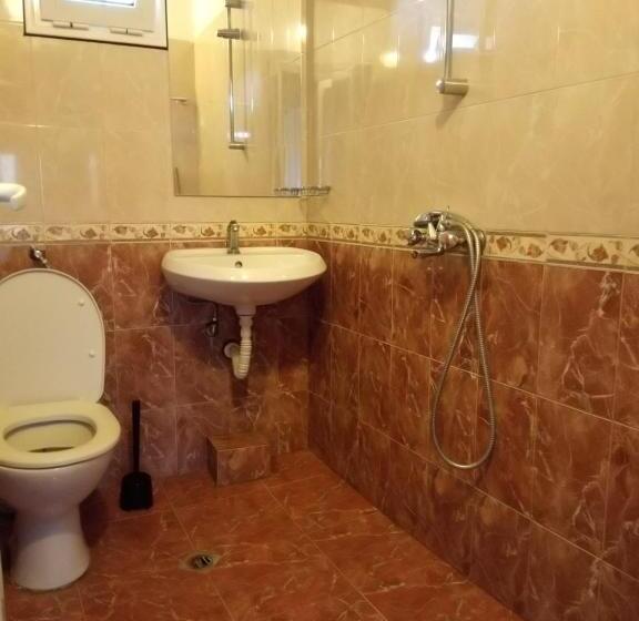 2 Bedroom Suite with Balcony, Guesthouse Oasis