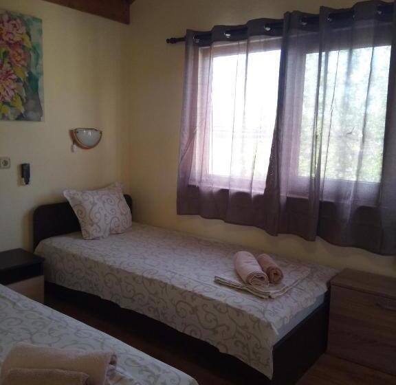 2 Bedroom Suite with Balcony, Guesthouse Oasis