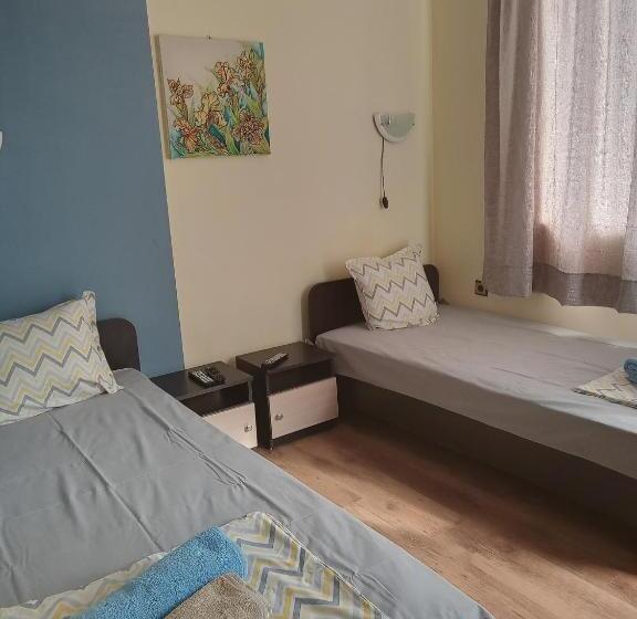 스탠다드 스튜디오, Guesthouse Oasis