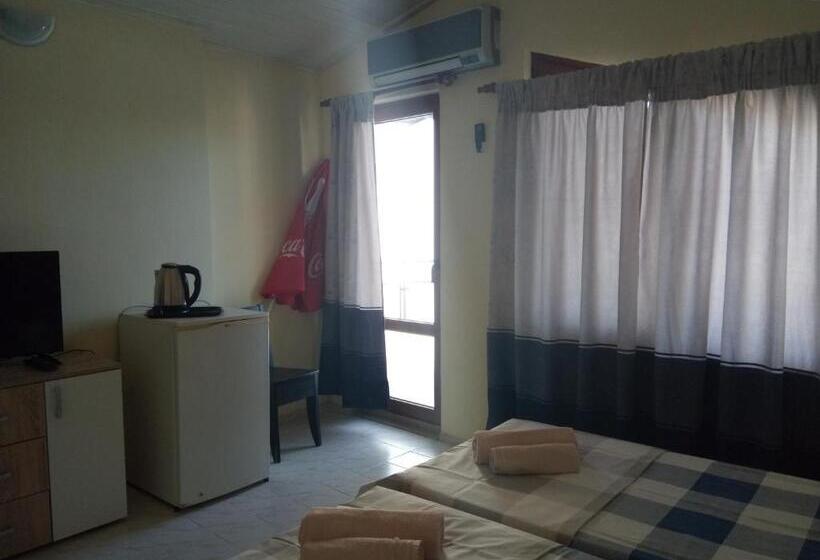 Comfort room with balcony, Guesthouse Oasis