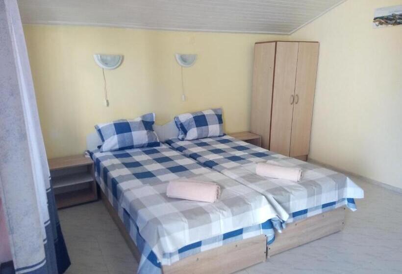 Comfort room with balcony, Guesthouse Oasis