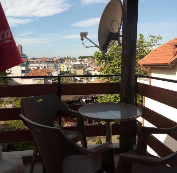 2 Bedroom Suite with Balcony, Guesthouse Oasis