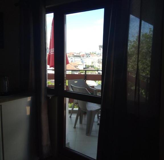 2 Bedroom Suite with Balcony, Guesthouse Oasis