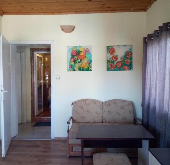 2 Bedroom Suite with Balcony, Guesthouse Oasis