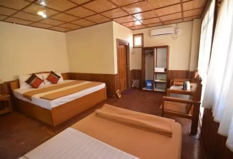 Economy Triple Room, Three Seasons Inn & Spa