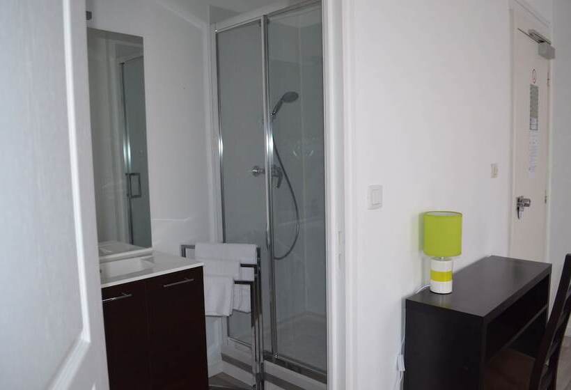 スーペリアールーム, De La Croix De Malte