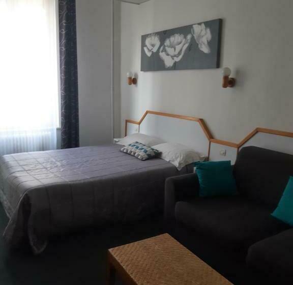 スーペリアールーム, De La Croix De Malte