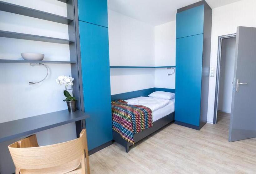 דירת שני חדרים, Beachwell