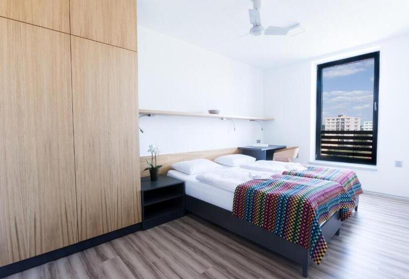 דירת שני חדרים, Beachwell