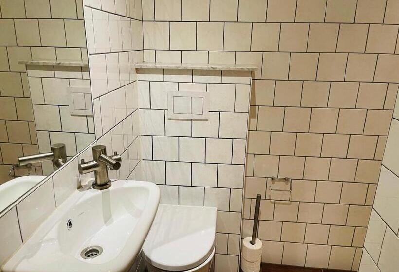 침실 3개 아파트, Red Light District B & B Canal View