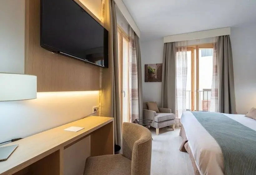 Superior Oda, Soller Plaza