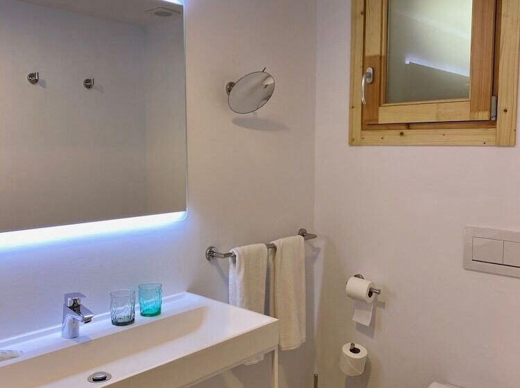 جناح جونيور, Soller Plaza