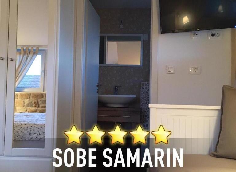 اتاق لوکس, Samarin črnomelj