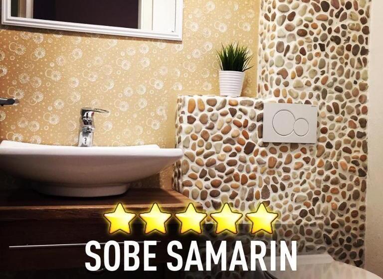 اتاق لوکس, Samarin črnomelj