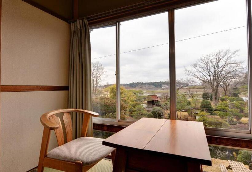 Standard Szoba, Yusenso