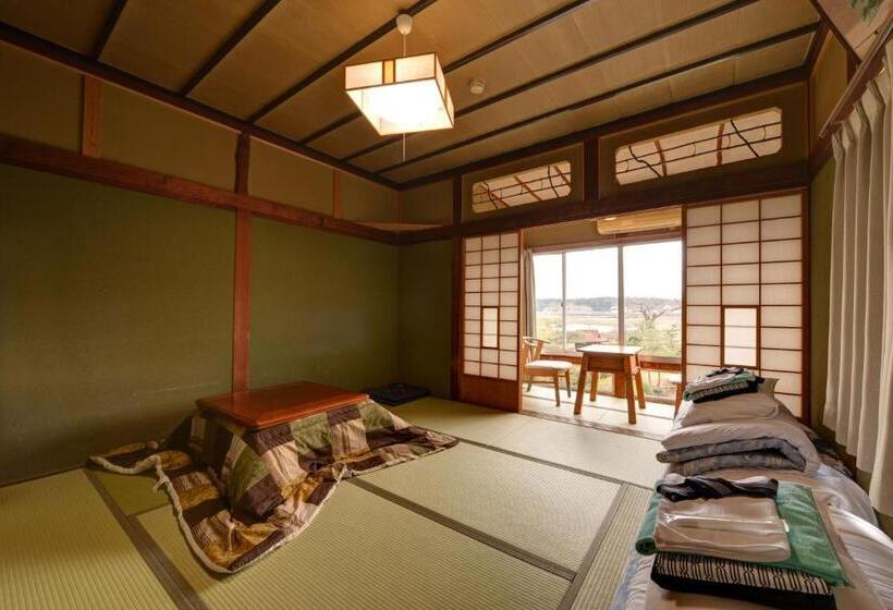 Kertre Néző Standard Háromágyas Szoba, Yusenso