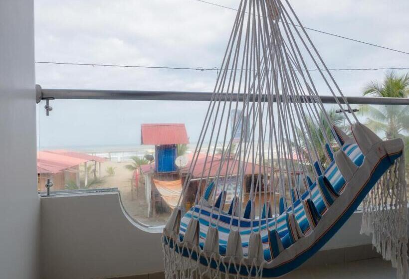 غرفة قياسية مطلّة علي البحر, Margaritas Palace