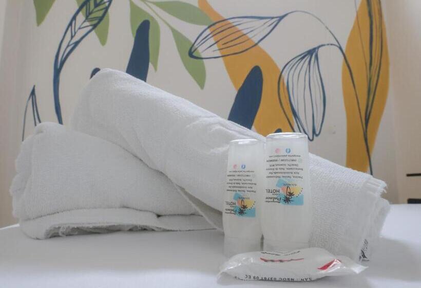 غرفة قياسية مطلّة علي البحر, Margaritas Palace