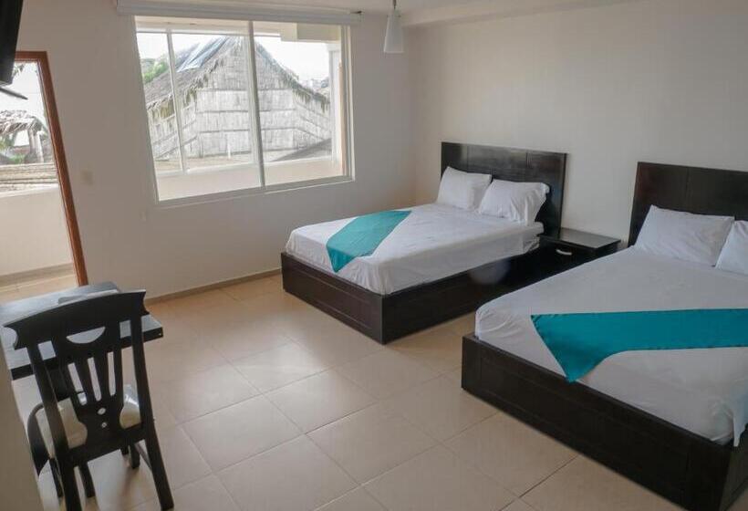 غرفة قياسية رباعية, Margaritas Palace