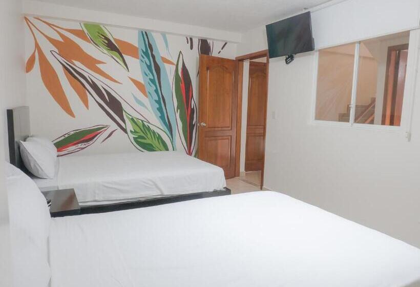 غرفة قياسية رباعية, Margaritas Palace