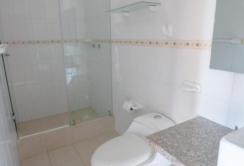 غرفة قياسية رباعية, Margaritas Palace