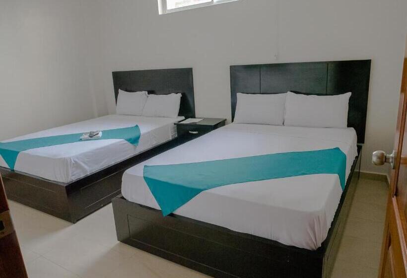 غرفة قياسية رباعية, Margaritas Palace