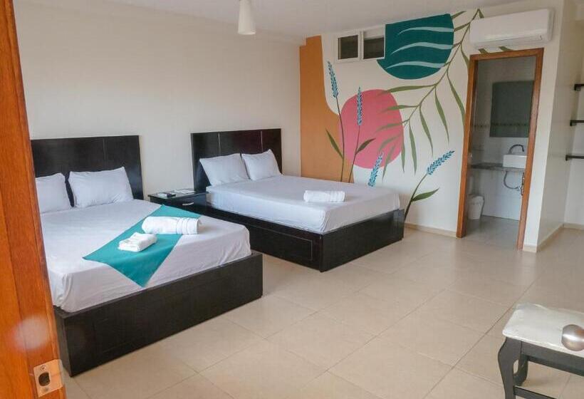 غرفة قياسية رباعية, Margaritas Palace