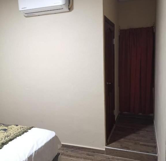 اتاق استاندارد یک نفره, Guest House Inn