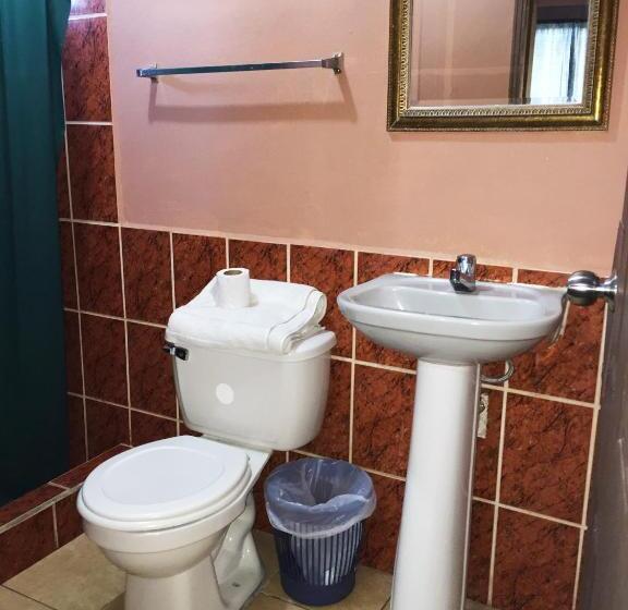 اتاق استاندارد یک نفره, Guest House Inn