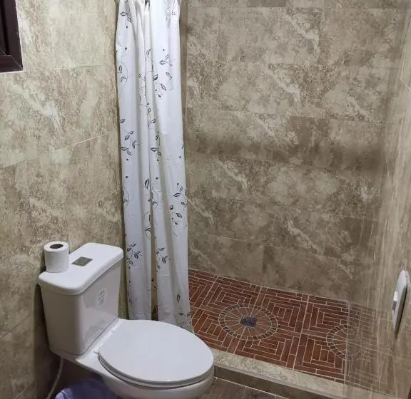 اتاق استاندارد یک نفره, Guest House Inn