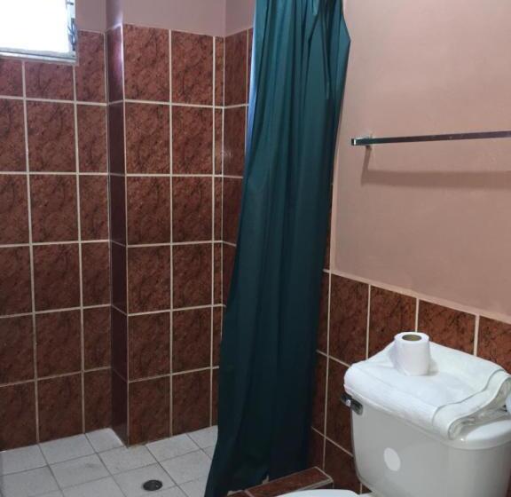 اتاق استاندارد یک نفره, Guest House Inn