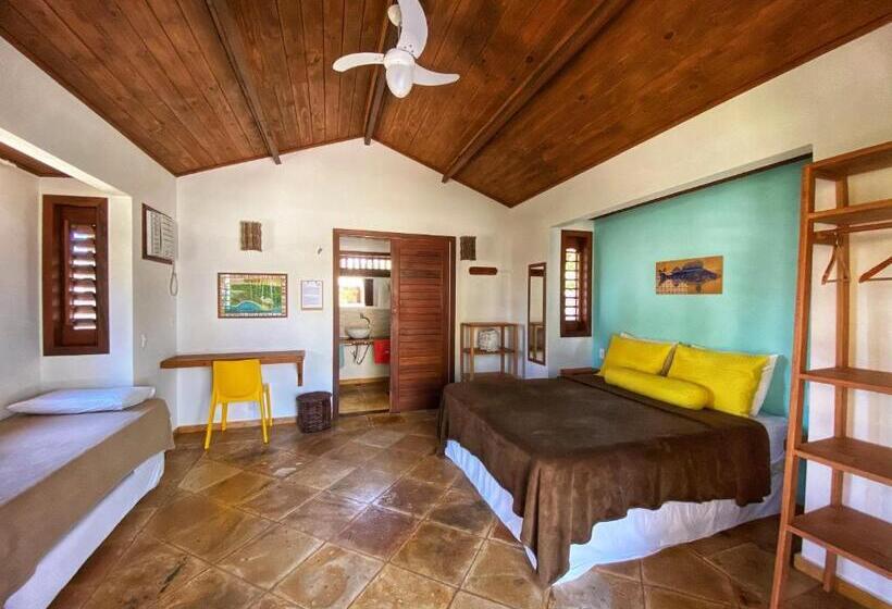 غرفة قياسية ثلاثية مطلة علي حمام السباحة, Pousada Vila Icaraí