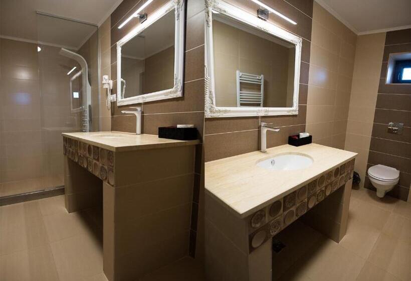 Номер Deluxe, Pensiunea La Vie