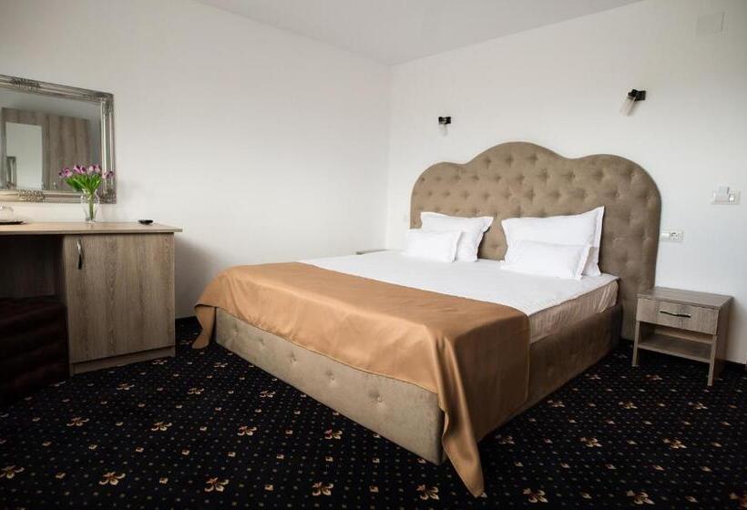 Номер Deluxe, Pensiunea La Vie