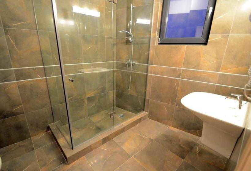 Estudi Estàndard amb Balconada, Uptown Residence Apartments