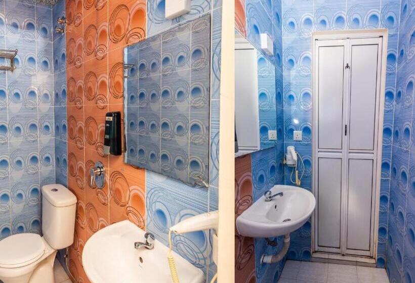 Habitació Triple Estàndard, Goldcity