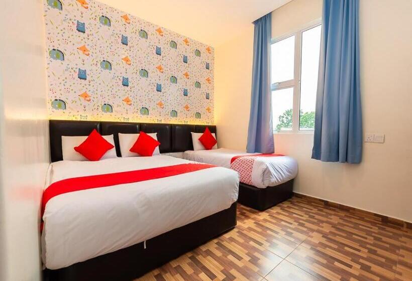 Habitació Triple Estàndard, Goldcity