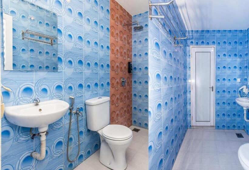 Habitació Triple Estàndard, Goldcity