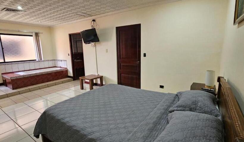 شقة غرفة واحدة مطلة على حمام السباحة, Apartotel Obelisco San José Aeropuerto