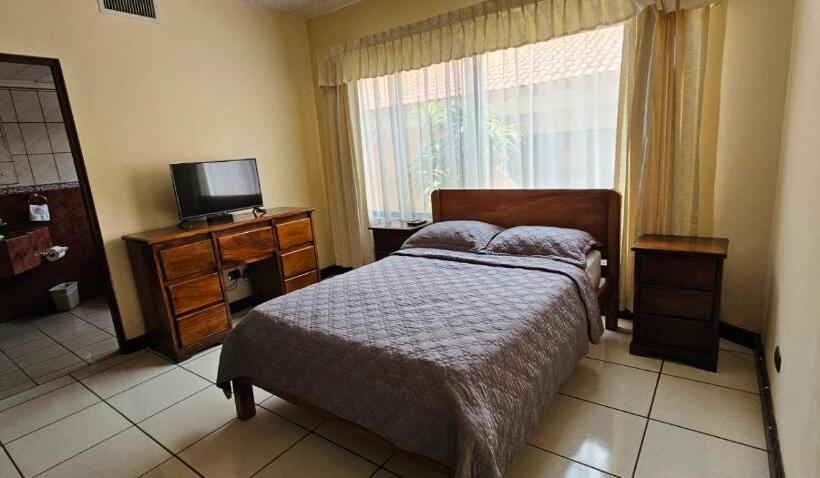 شقة غرفة واحدة مطلة على حمام السباحة, Apartotel Obelisco San José Aeropuerto