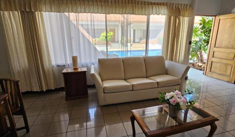 شقة غرفة واحدة مطلة على حمام السباحة, Apartotel Obelisco San José Aeropuerto