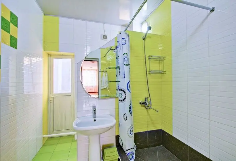 تختخواب در اتاق مشترک, Centre Hostel
