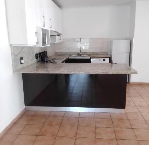 Апартаменты 1 Спальня с Балконом, Laletsa Lodge