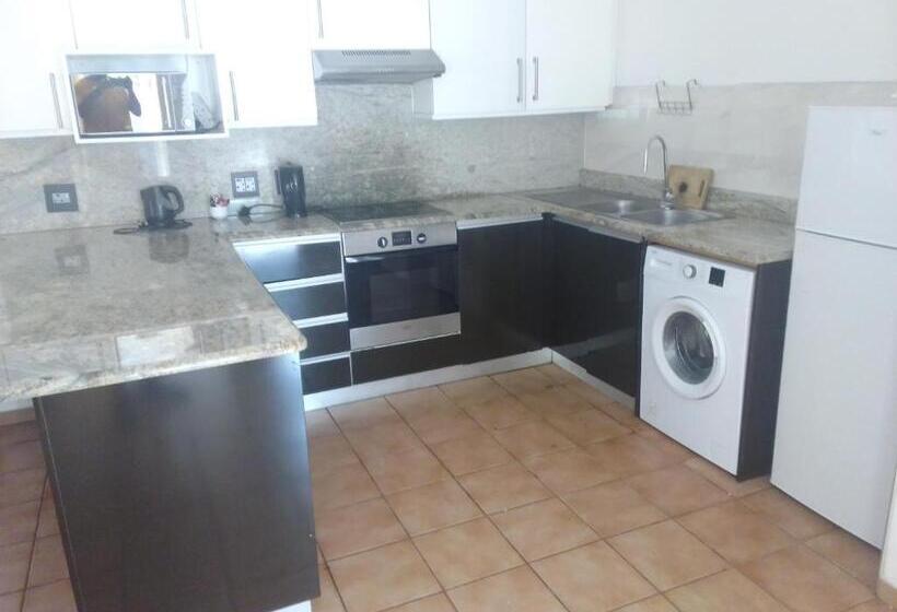 Apartamento 1 Dormitório com Sacada, Laletsa Lodge