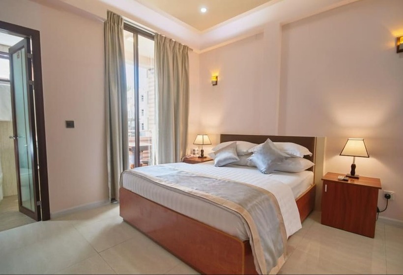 اتاق لوکس, Lonuveli