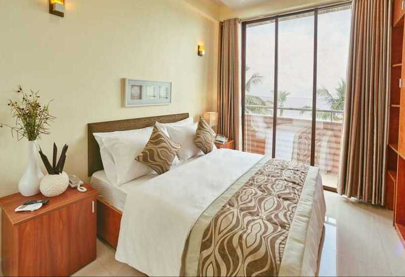 اتاق لوکس با چشم‌انداز دریا, Lonuveli