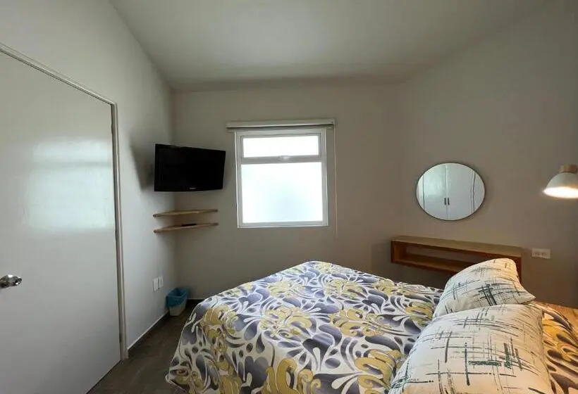 2 Sovrums Hus, Privada 400