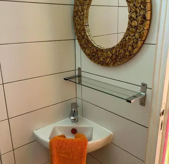 استودیوی استاندارد, Gîte Zandoli Koko